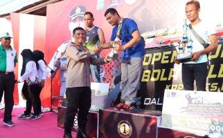 Turnamen Bola Voli Putra Kapolres Inhil Cup 2022 Ditutup, Begini Harapan AKBP Norhayat - JPNN.com