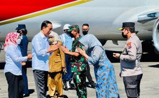 Jokowi Mendarat di Jawa Timur, Lihat Siapa yang Menyambut - JPNN.com