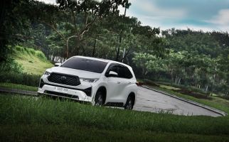 Test Drive Toyota Kijang Innova Zenix: Geber Mobil Keluarga Libas Rute Pegunungan - JPNN.com