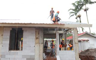 Pembangunan Huntap di Cianjur Tetap Berjalan Meski Cuaca Ekstrem - JPNN.com