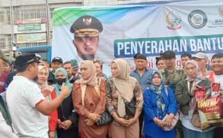 Alhamdulillah, Korban Kebakaran Pasar Sentral Makassar Dapat Bantuan - JPNN.com