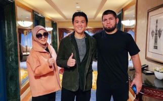 Bikin Heboh, Syahrini Pamer Momen Bertemu Khabib Nurmagomedov - JPNN.com