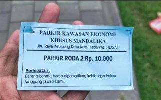 Wisatawan Keluhkan Mahalnya Tarif Parkir Di Pantai Kuta Mandalika, Pemda Diam - JPNN.com