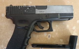 Oknum PNS Petantang-Petenteng Bawa Pistol, Ujungnya Masuk Bui - JPNN.com