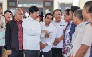 Menteri Hadi Serakan 390 Sertifikat Tanah Bekas PTPN kepada Warga Sukamakmur - JPNN.com