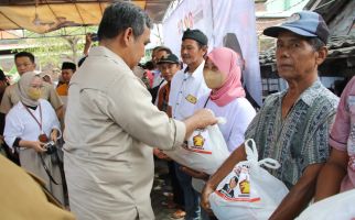 Ahmad Muzani Serahkan Bantuan Gerindra untuk Korban Banjir di Jateng - JPNN.com