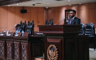 Sidang Paripurna DPD RI: Senator Filep Wamafma Sampaikan Aspirasi Soal DBH Migas Hingga Dana Desa - JPNN.com