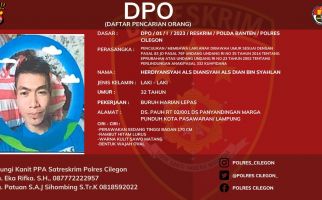 Lelaki Ini Sedang Diburu Polisi, Bagi yang Melihat Segera Lapor ke Sini - JPNN.com