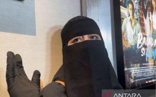 Nathalie Holscher Lepas Hijab, Umi Pipik Beri Tanggapan Bijak - JPNN.com