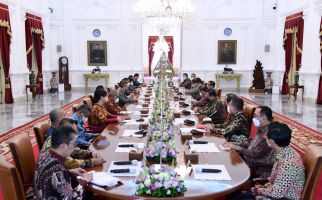 Industri Jasa Keuangan Temui Jokowi di Istana, Bahas Ekonomi hingga Pilpres - JPNN.com