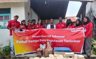 Telkomsel Menyalurkan Bantuan kepada Korban Gempa Bumi di Kepulauan Tanimbar - JPNN.com