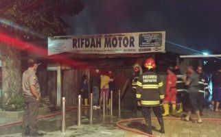 2 Petak Toko dan 50 Sepeda Motor Ludes Terbakar di Padang, Sebegini Kerugiannya - JPNN.com