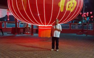 2 Lampion Raksasa Memeriahkan Imlek di Kubu Raya Kalbar - JPNN.com