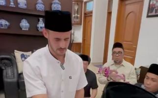 Kekasih Nikita Mirzani Resmi Mualaf, Siap Mempersunting Sang Artis? - JPNN.com