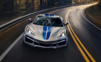 Corvette e-Ray, Mobil Sport Hybrid dengan Fitur Stealth Mode - JPNN.com