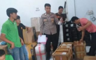 Polisi Gagalkan Pengiriman Ratusan Botol Miras Ciu, Begini Kronologinya - JPNN.com