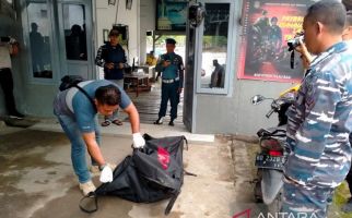Lanal Bengkulu Mengevakuasi Mayat Pria Tanpa Identitas di Dermaga Pulau Baai - JPNN.com