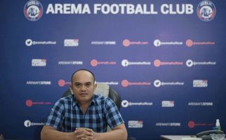 Bus Dilempari Batu, Sejumlah Pemain dan Ofisial Arema FC Terluka - JPNN.com