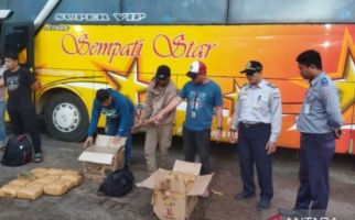 30 kg Ganja Rencananya Dikirim ke Bandung, Polisi Langsung Mengendus - JPNN.com