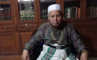 KH Hasan Basri Kutuk Rasmus Paludan: Pembakaran Al-Qur'an Melukai Muslim Dunia - JPNN.com