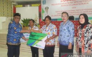 2023, Pemkab Biak Numfor Melindungi 2.000 Honorer dengan Program BPJAMSOSTEK - JPNN.com