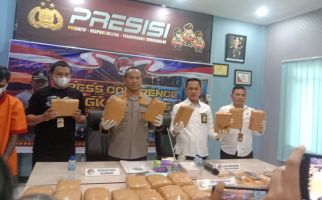 Satresnarkoba Polrestabes Palembang Menggagalkan Penyelundupan 30 Kg Ganja - JPNN.com