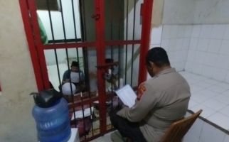 Kapolsek Mamajang Beri Bimbingan Rohani kepada Para Tahanan, Ini Harapannya - JPNN.com