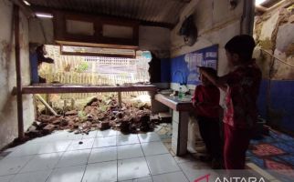 Puluhan Rumah Warga di Garut Rusak Diguncang Gempa Sesar Garsela - JPNN.com