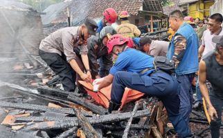 Kebakaran Rumah di Sukabumi, Mulyati Ditemukan Tewas dengan Kondisi Mengenaskan - JPNN.com