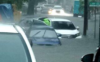 Banjir Melanda Kota Makassar, Beginilah Kondisinya - JPNN.com