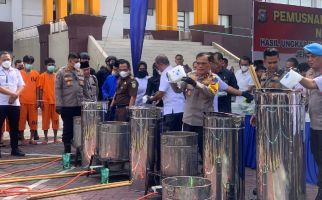 276 Kilogram Sabu-sabu Dimusnahkan di Polda Riau - JPNN.com