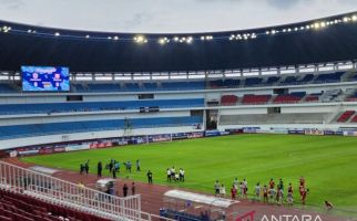 Sempat Disetop Gegara Ricuh Suporter di Luar Stadion, Laga PSIS Vs Persis Berakhir 1-1 - JPNN.com