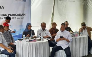 Warga di Lombok Tengah Keluhkan Harga Pakan Ikan Nila, Komisi IV DPR Respons Cepat - JPNN.com