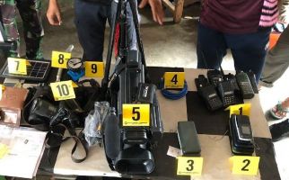 Anak Buah Kombes Faizal Sita Peralatan yang Dipakai KKB Untuk Propaganda - JPNN.com