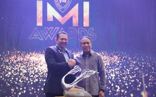 Menpora Amali Wakili Presiden Jokowi Terima Penghargaan dari IMI - JPNN.com