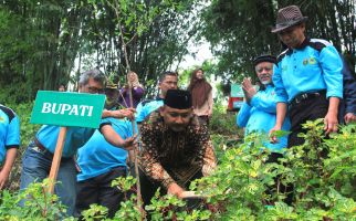 LDII Bangun Arboretum di Lereng Utara Gunung Lawu, Bupati Ngawi: Jadi Pusat Penelitian - JPNN.com