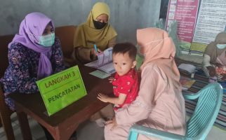 Program Ganjar Mampu Bkin Anak Siti Rosidah Bebas dari Stunting - JPNN.com