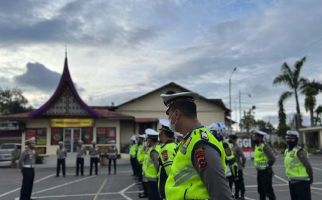 Kasihan, Anggota Satpol PP Dipukul Saat Berjaga di Markas - JPNN.com