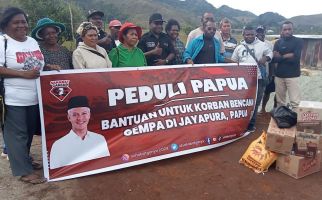 Sahabat Ganjar Salurkan Bantuan kepada Korban Gempa Bumi Jayapura - JPNN.com