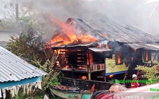 Kebakaran Menghanguskan 2 Rumah Warga di Aceh Selatan - JPNN.com