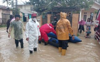 Banjir Melanda Tangerang, Tiga Orang Tewas Tersengat Listrik - JPNN.com