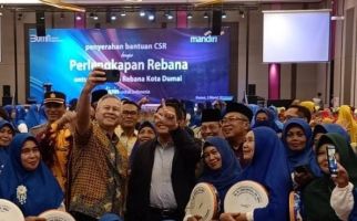Bank Mandiri Serahkan Bantuan ke Posyandu dan Grup Rebana di Riau - JPNN.com