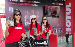 Gandeng KMI, Motul Meluncurkan 2 Oli Terbaru untuk Motor Kawasaki, Cek Harganya - JPNN.com