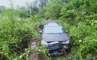 Mobil Fortuner Rombongan Pj Gubernur Papua Tergelincir, Lihat Tuh, Hancur! - JPNN.com