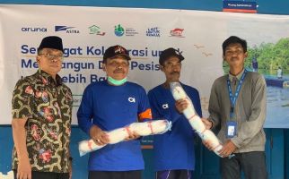 Nelayan di Bangkalan dapat Bantuan Alat Tangkap Jaring, Sebegini Nominalnya - JPNN.com