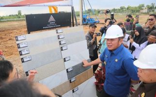 Dukung Pengembangan Pabrik Keramik PT Arwana, Ini Harapan Gubernur Herman Deru - JPNN.com