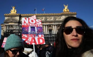 Kaum Hawa Prancis Turun ke Jalan di Hari Perempuan, Apa Tuntutan Mereka? - JPNN.com