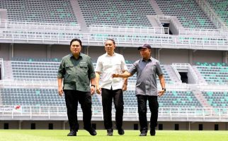 GBT Surabaya Salah Satu Stadion Terbaik di Indonesia, Erick Thohir Sampai Terharu - JPNN.com