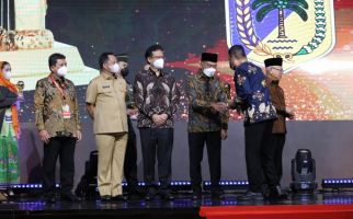 Wapres Beri Penghargaan Kepada 334 Kabupaten yang Mendukung Program JKN-KIS - JPNN.com