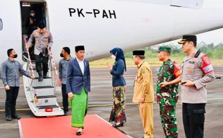 Lihat Siapa Jenderal yang Turun dari Pesawat Setelah Jokowi, Agenda Besar Ini akan Dihadiri - JPNN.com